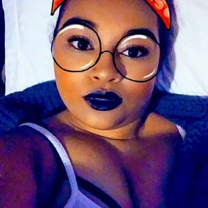 Meet your Posher, Averie